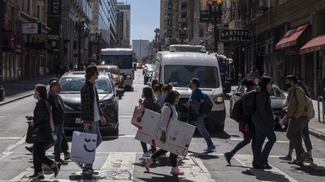 Потребителското доверие в САЩ отчете най-големия си ръст от началото на 2021 г.