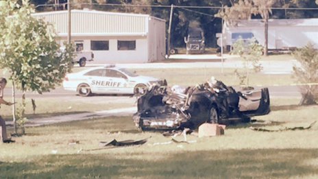 В катастрофиралия седан на Tesla е открит лаптоп