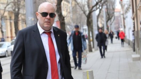 Ще успее ли Иван Гешев да вбие клин между ПП-ДБ и ГЕРБ-СДС?