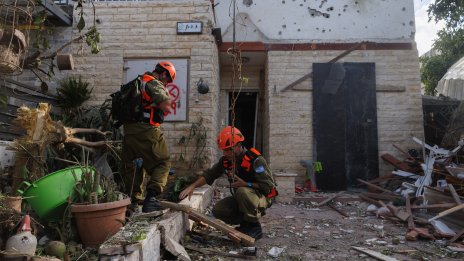 Израел няма да изтегли всички военни от Ливан след договорения срок