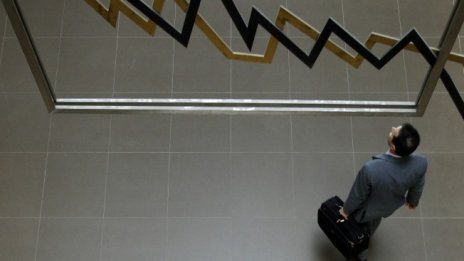 Европейският орган за ценни книжа и пазари удължи забраната за бинарни опции