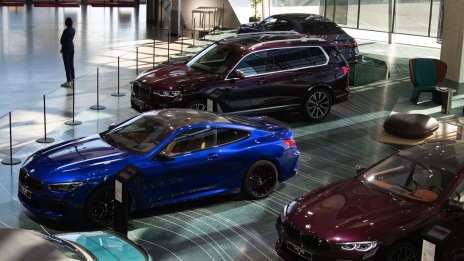 Високите цени на автомобилите помагат на BMW да запази годишната си прогноза