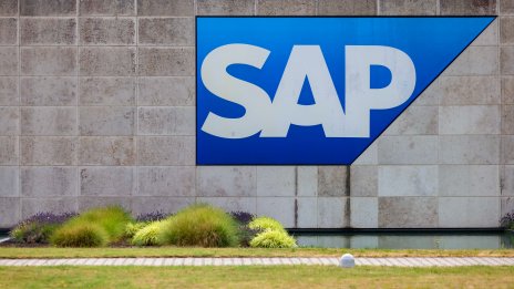 SAP улеснява преминаването на клиентите към други доставчици, за да избегне глоба от ЕС