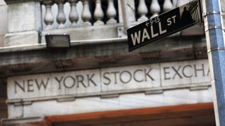 Проблемите на Гърция и разпродажбите в Китай натежават на Wall Street*