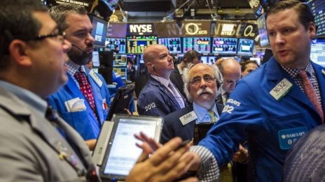 Понижение в петролните резерви доведе до плах ръст на Wall Street*