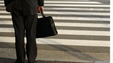 Девет застрахователни компании ограничавали ценовата политика на посредниците си