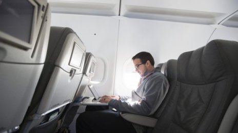 Gogo обновява мрежата си, за да предоставя по-бърз интернет в самолетите