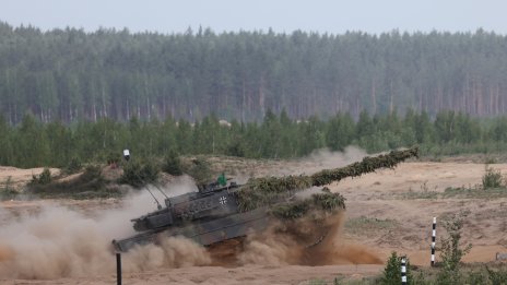 Украйна укрепва позициите си на изток след падането на Вухледар