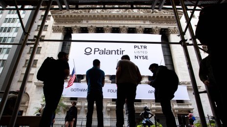 Palantir изпраща най-лошия си месец от две години заради притесненията за АІ оценките
