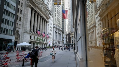 Блокадата на администрацията в САЩ потопи водещите индекси на Wall Street*