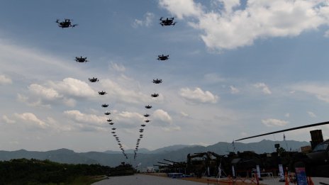 Путин се оплака от недостиг на оръжия въпреки работата на заводите