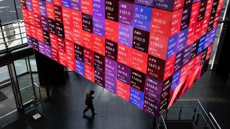 Сингапурският бенчмарк Straits Times Index достигна нов исторически връх