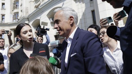 Калин Джорджеску е обвинен в планиране на насилствен преврат в Румъния