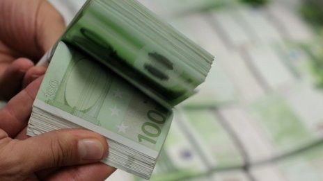 Еврото бързо отпразнува победата на Еманюел Макрон