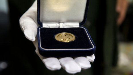 Защо спот биткойн ETF-ите са голяма работа? Отговорът се крие в златото