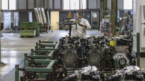 Фабриките в Европа се връщат към растеж, но продължават с мащабните съкращения