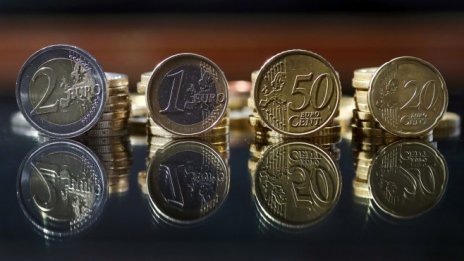 Европа е изправена пред нов дългов проблем