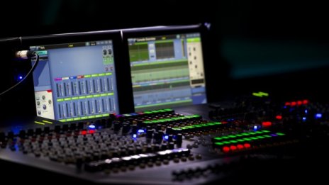 Vivendi изтегля IPO-то на Universal Music за 2022 г.