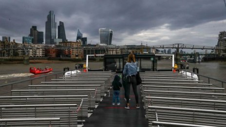 Държавният дълг на Великобритания достигна най-високото ниво от 60 г.