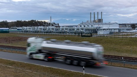 Германия обмисля по-строги инвестиционни правила заради слуховете около „Северен поток 2“