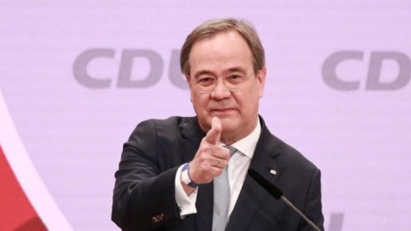 Скандали за комисиони от сделки с маски разтърсват партията на Меркел