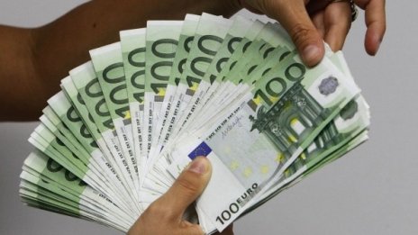 За една година брутният външен дълг на България намалява с 2,1%