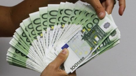 Как се финансира надзорът на небанковия сектор в ЕС?