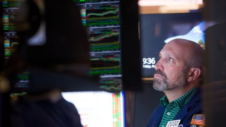 Wall Street започва сесията минорно в очакване на Бежовата книга на Фед*