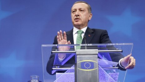 Турция затяга контрола върху интернет в страната