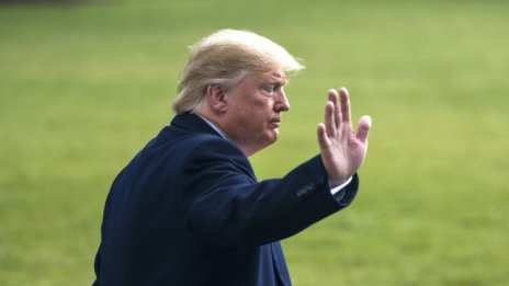 Тръмп увеличава натиска над Apple да отключи телефон на терорист