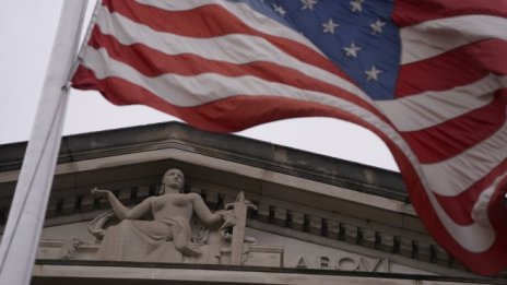 Вашингтон е затаил дъх в очакване на доклада от разследването на Мълър