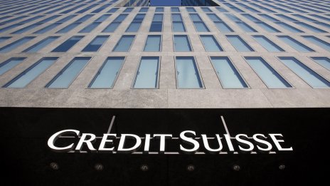 Регулаторите призовават Credit Suisse да сключи сделка с UBS