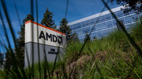 Търсенето на AI чипове накара AMD да повиши прогнозата за приходите си
