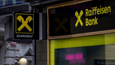 ЕС може да размрази някои замразени руски активи, за да компенсира Raiffeisen Bank