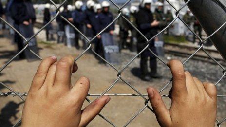 Програмата за релокация на бежанци трябва да приключи през 2017 г.