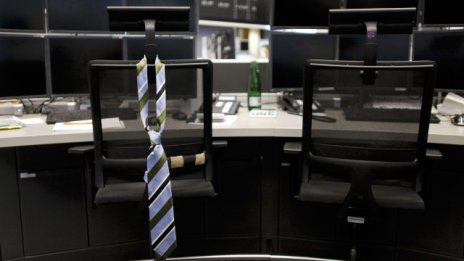 Резистентна ли остана борсата към политическата обстановка в страната?