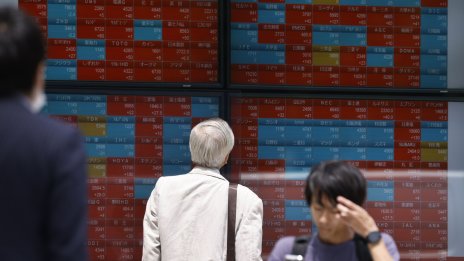 Китайският бенчмарк CSI 300 се понижи до най-ниското си ниво от 4 години 