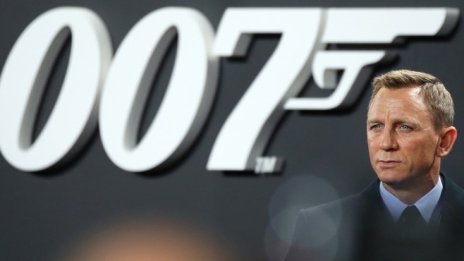 Коронавирусът обърка стриктните графици на Холивуд