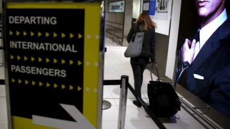 ЕС може да въведе контрол на пътниците преди влизане в летищата