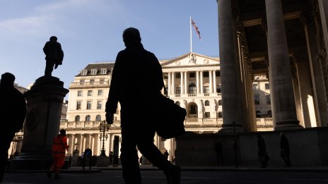 Икономисти очакват АЦБ да намали лихвите три пъти през тази година 