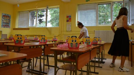 Най-търсени през август у нас са били кадрите в образованието