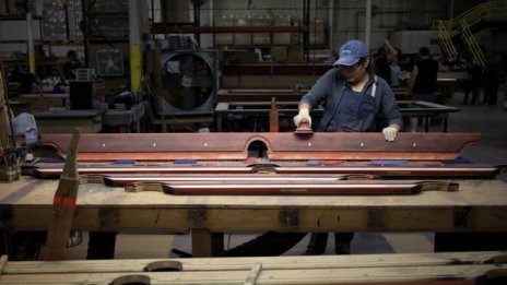 Заявленията за обезщетения при безработица в САЩ се повишиха до едномесечен връх