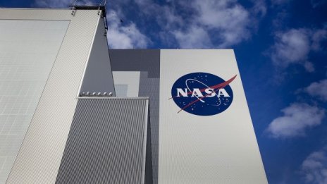 SpaceX сключи споразумение с НАСА