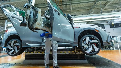 Бизнес перспективите в Германия се подобряват за четвърти месец