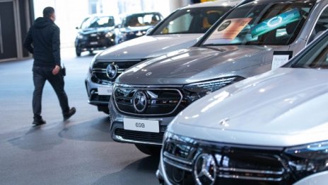 Печалбата на Mercedes надмина очакванията заради ценовия ръст при автомобилите
