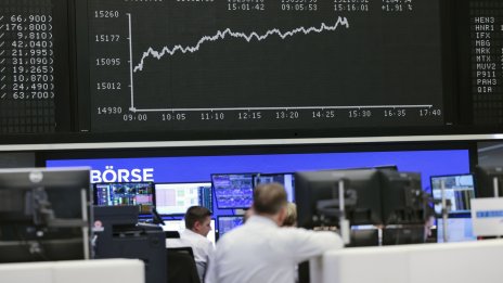 Сривът на банковия сектор заради Deutsche Bank повлече надолу европейските борси
