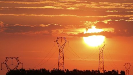 Енергийното министерство проверява извънредно сметките за ток