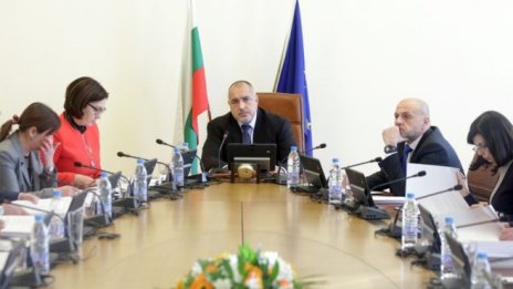 За "довиждане" кабинетът раздаде още 29 млн. лв.