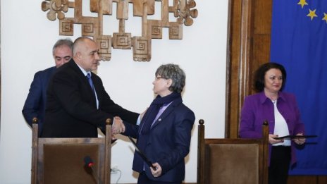 ГЕРБ и БСП заформиха задочен спор за еврофондовете