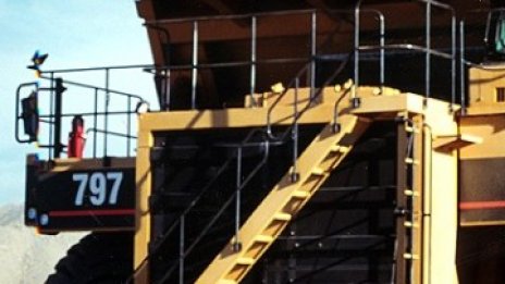 Caterpillar учетвори печалбата си в края на 2010